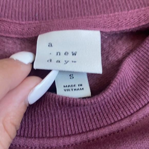 pink sweatshirt - Picture 3 of 4